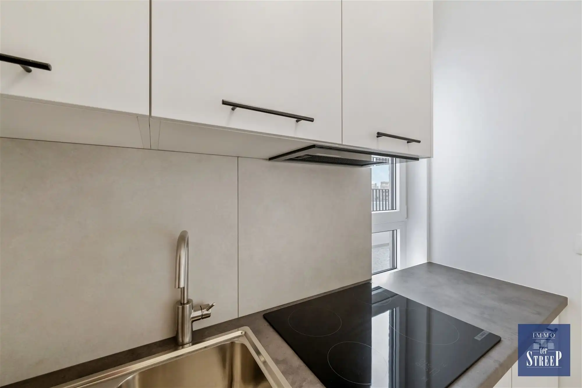 Volledig gerenoveerd appartement met 1 slaapkamer foto 6