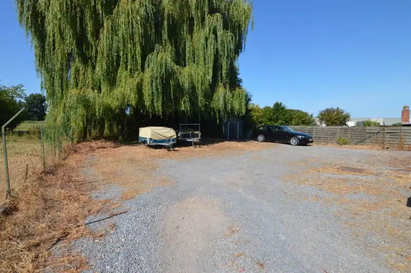 Commercieel pand op toplocatie met ruime parkeergelegenheid foto 17