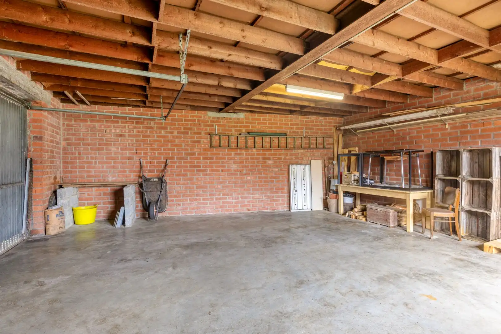 Kloeke woning met tuin en grote garage! foto 16