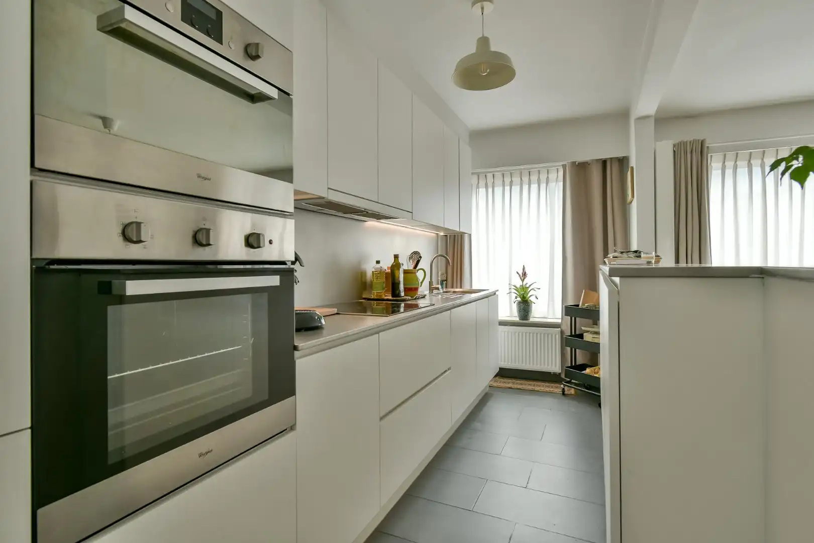 Instapklaar en lichtrijk appartement in centrum Torhout! foto 5