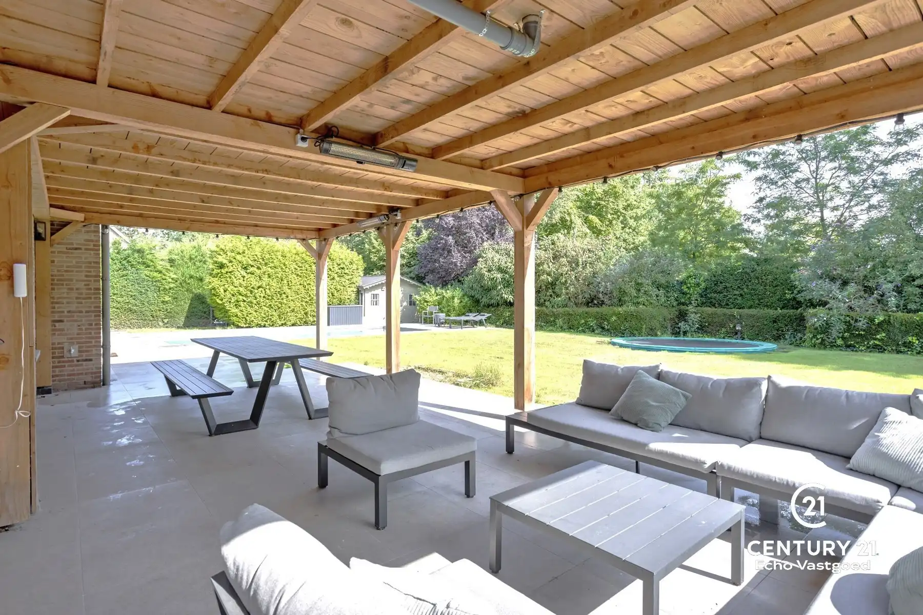 Ruime, gerenoveerde, energiezuinige villa met zwembad foto 14