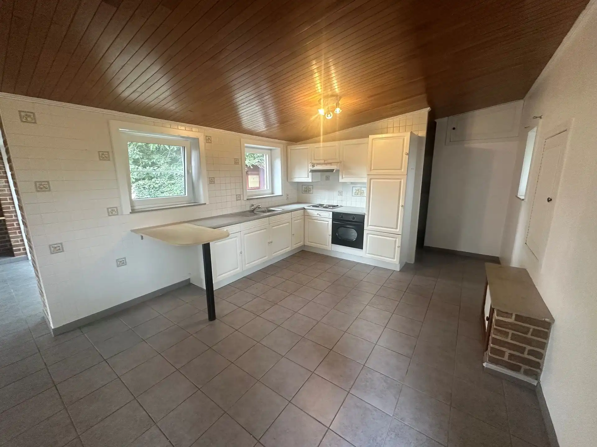 Woning met oprit en terras in het landelijke Laarne foto 5