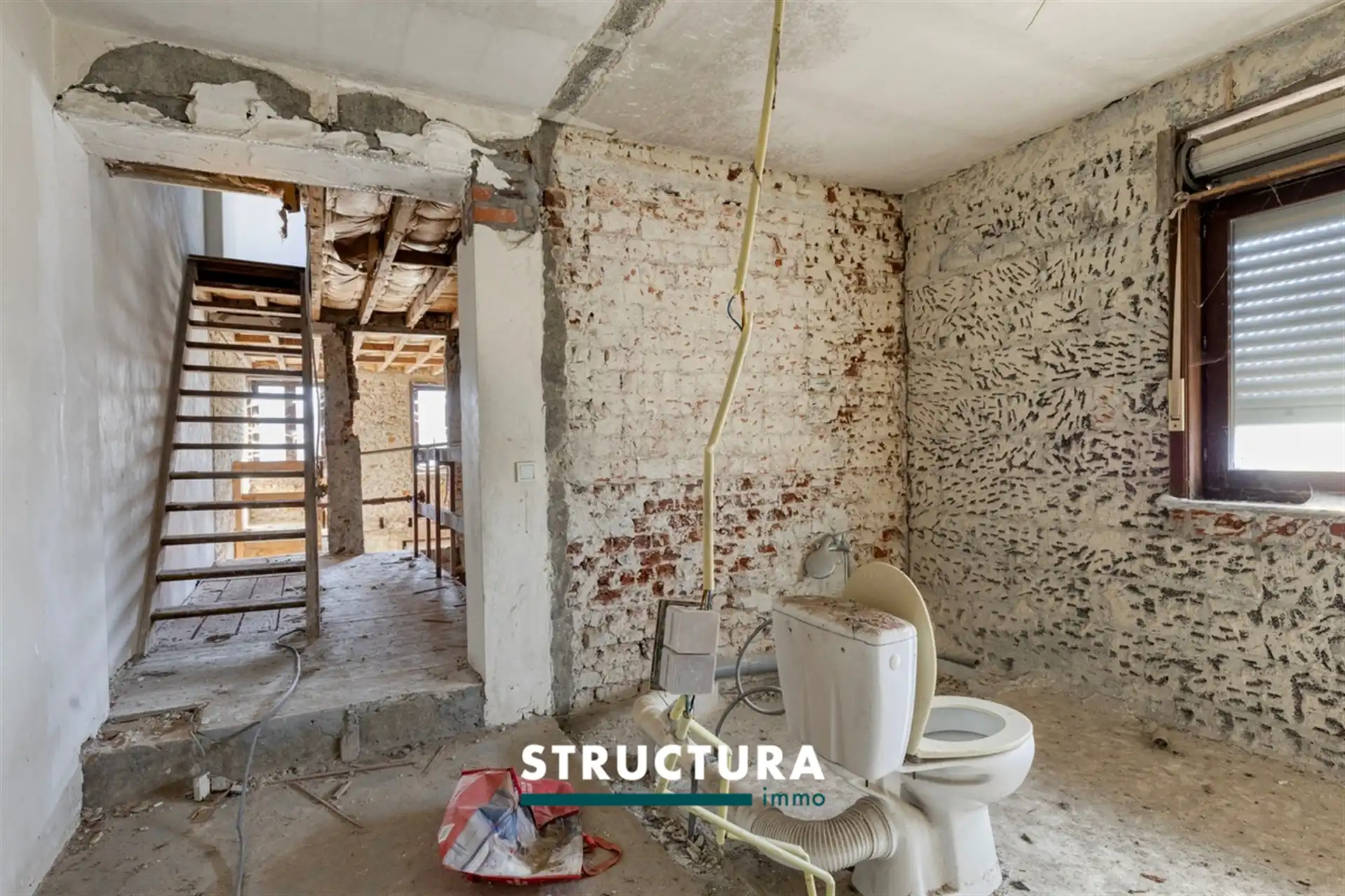 Casco woning met grote tuin  foto 8