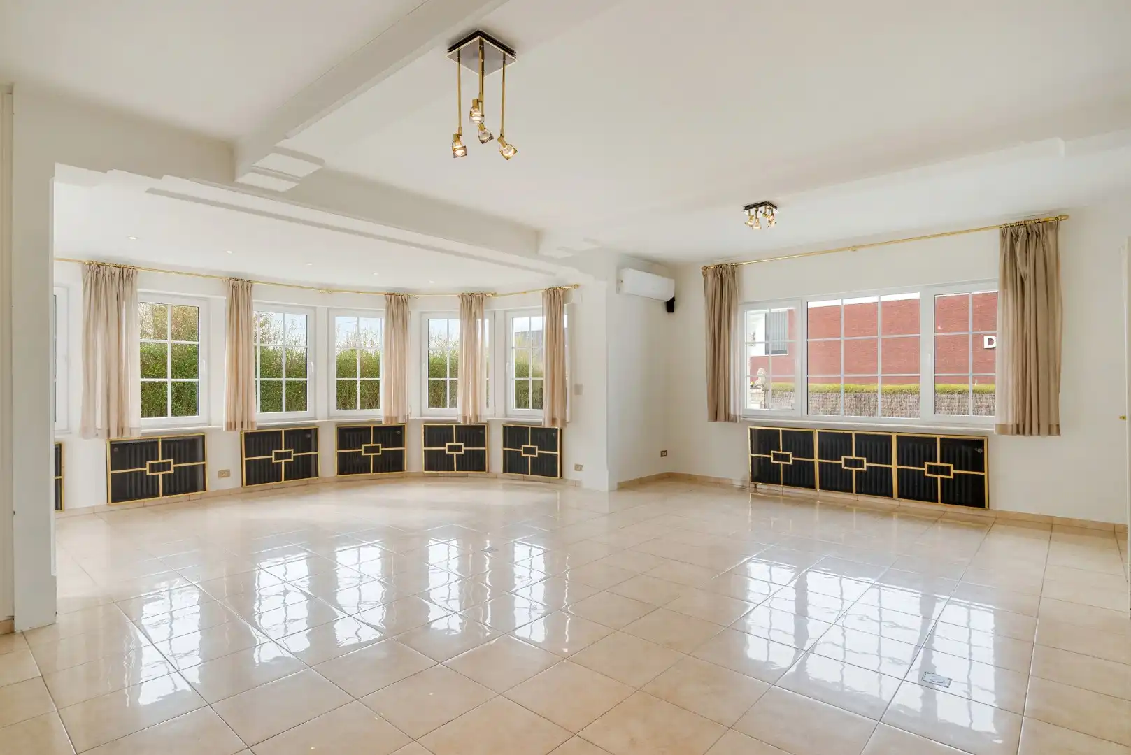 Stijlvolle villa met 5 slaapkamers op mooi perceel van 1325m² foto 7