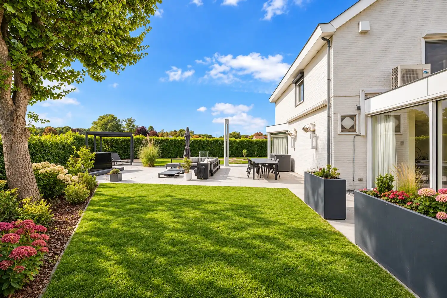 Royale villa van 461 m² met luxe afwerking gelegen in een rustige en geliefde woonomgeving te Neerharen foto 39