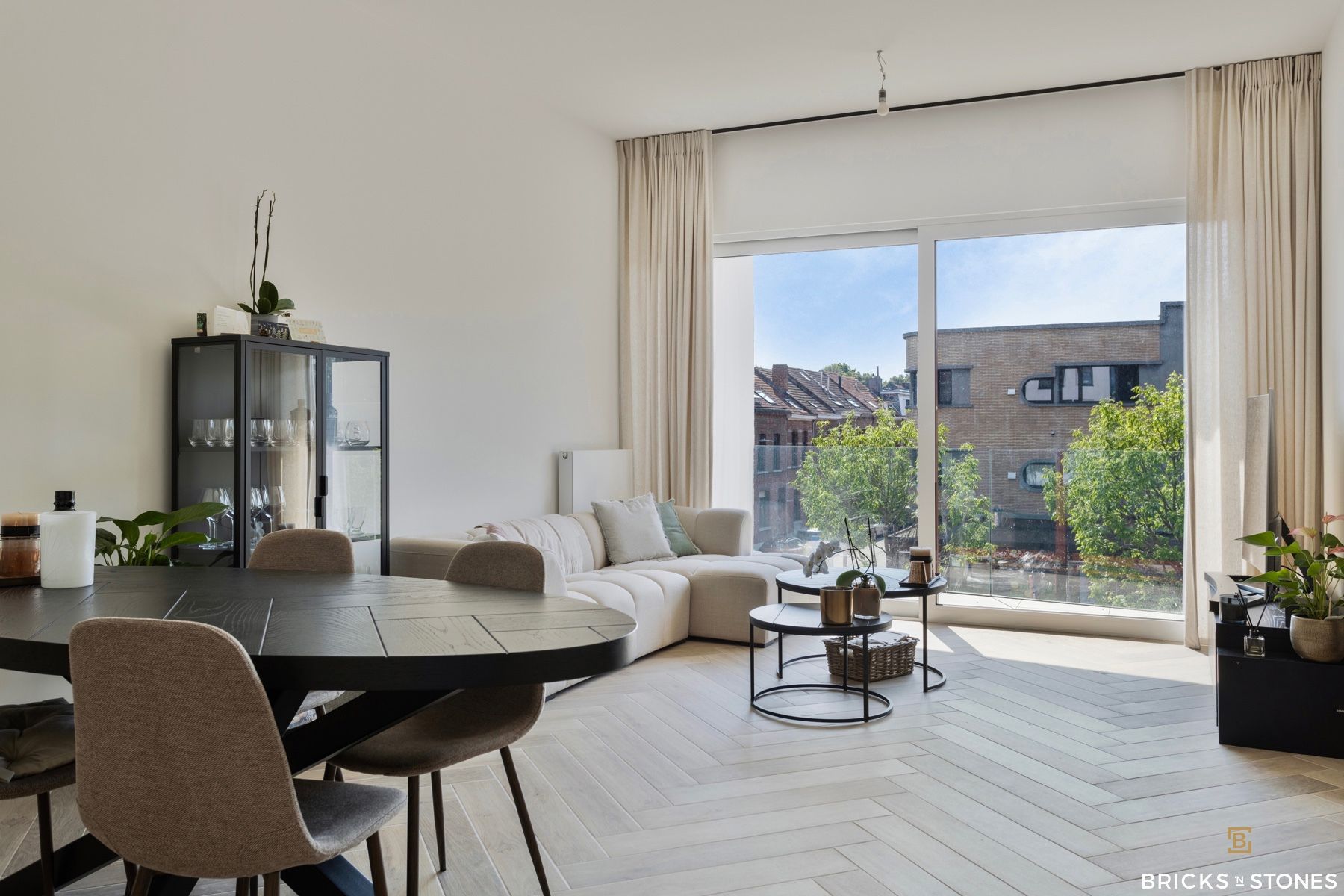 Prachtige penthouse met ruim terras en hoogwaardig afgewerkt foto 2