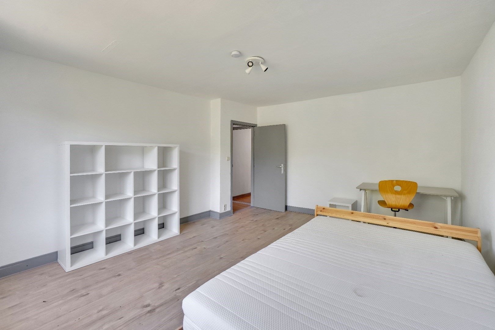 TE RENOVEREN GEBOUW MET 11 STUDENTENKAMERS TE KANNE !  foto 8