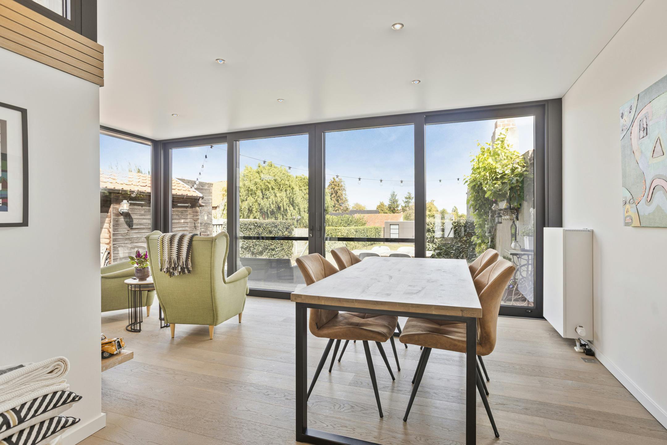 Gerenoveerde herenwoning met 3 slaapkamers en tuin. foto 4