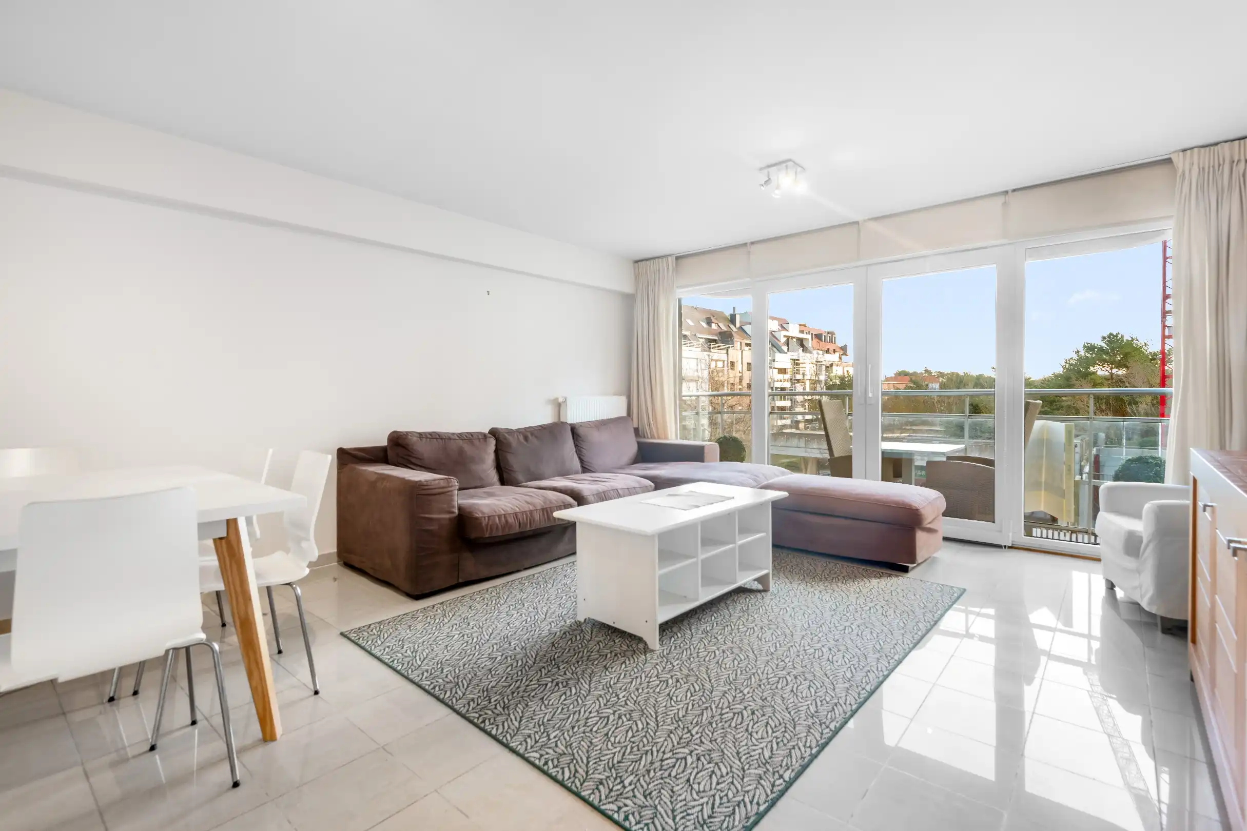 Mooi gemeubeld appartement met  zicht op het Park en de Dumortierlaan foto {{pictureIndex}}