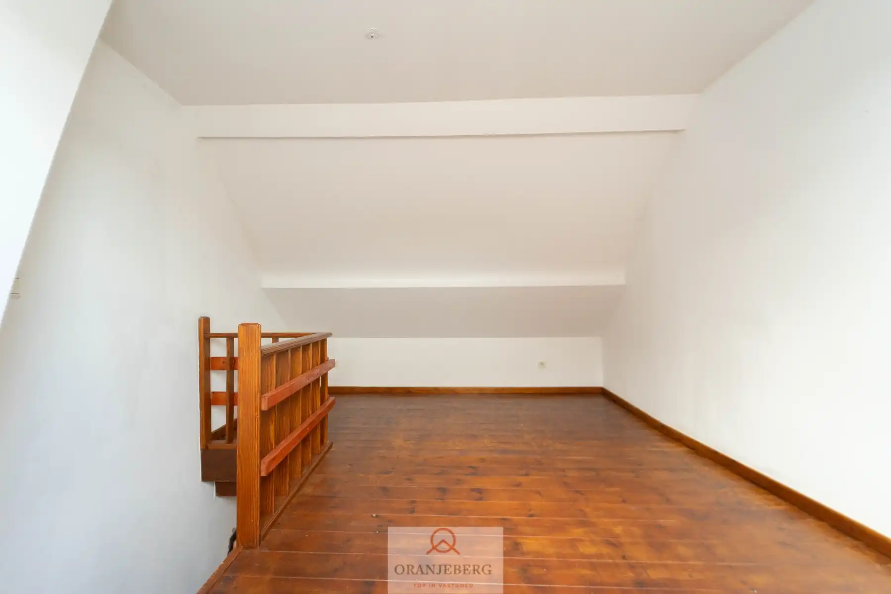 Charmante bemeubelde citéwoning nabij Coupure foto 20