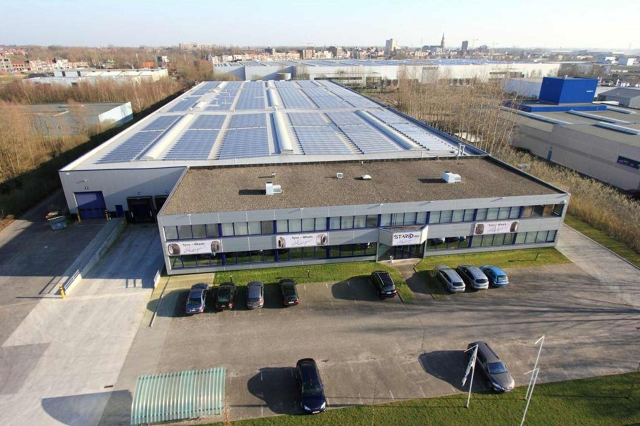 TE HUUR Logistiek gebouw te Boom foto {{pictureIndex}}