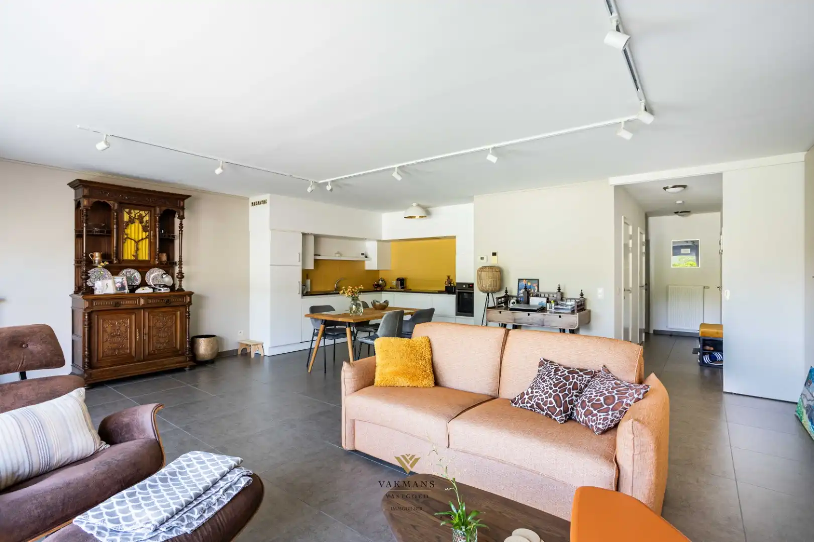 Gelijkvloers appartement met tuin foto 9