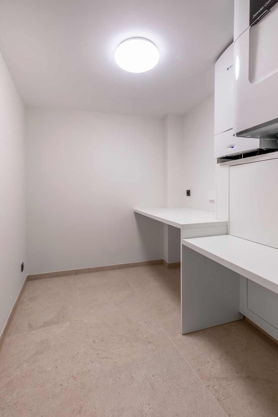 Penthouse met zeer ruim terras( 30m²), privé lift en spa foto 24