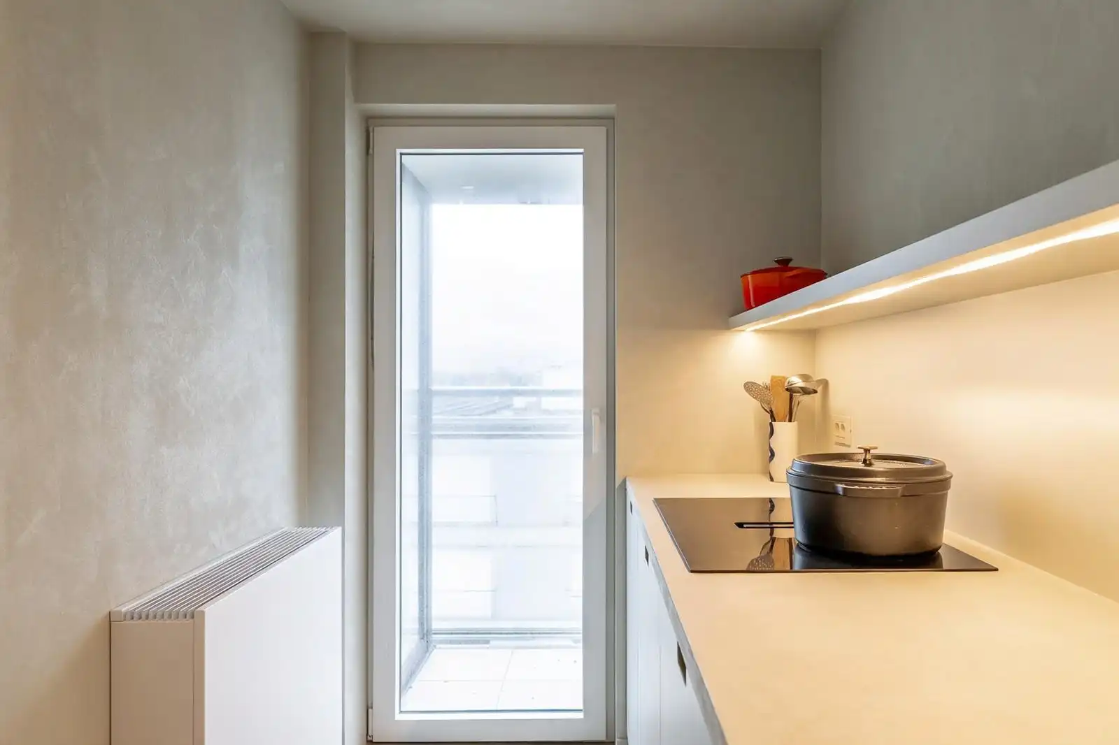 Stijlvol gerenoveerd appartement met zijdelings zeezicht te Koksijde! foto 8