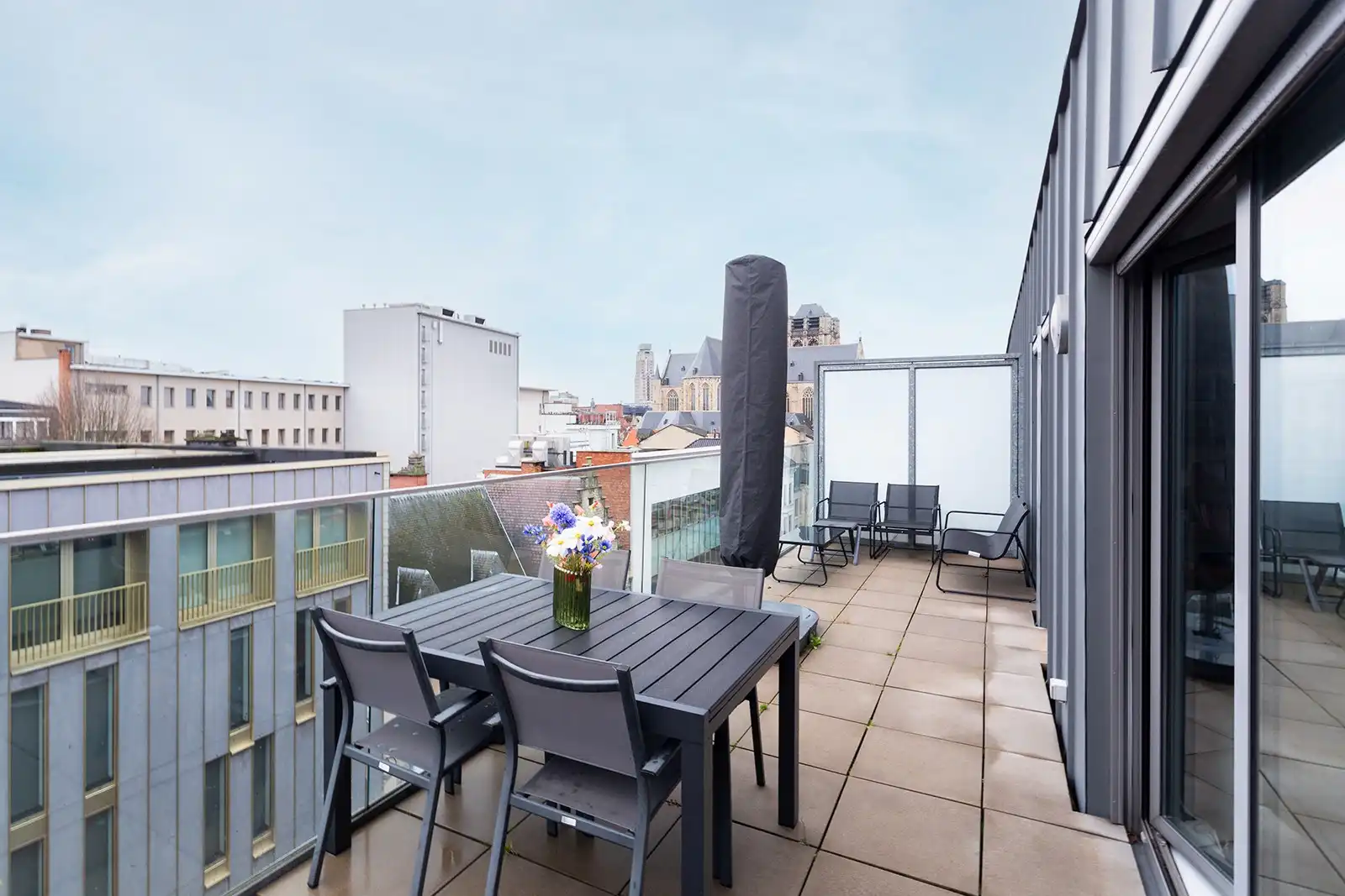 Penthouse met ruime terrassen en prachtige zichten!  foto 15