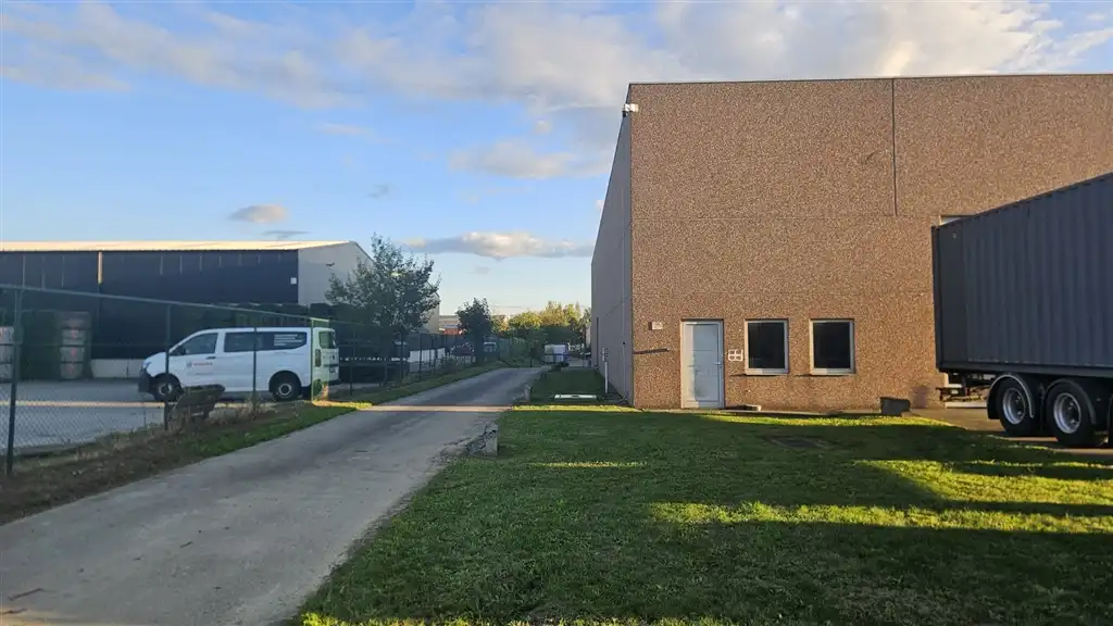 Industriële units te koop of te huur te Temse foto 2