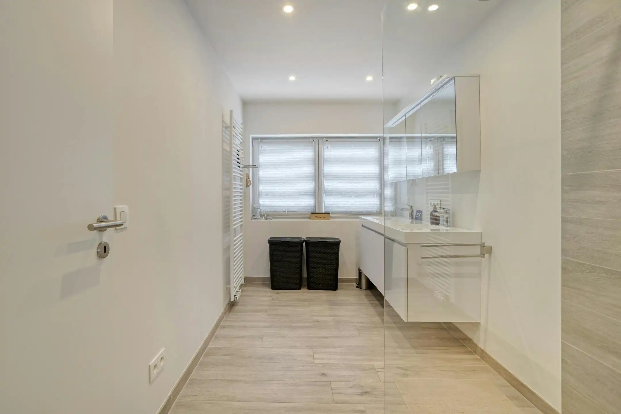 Recente woning (2020) met 4 slaapkamers te koop in Aartrijke foto 8