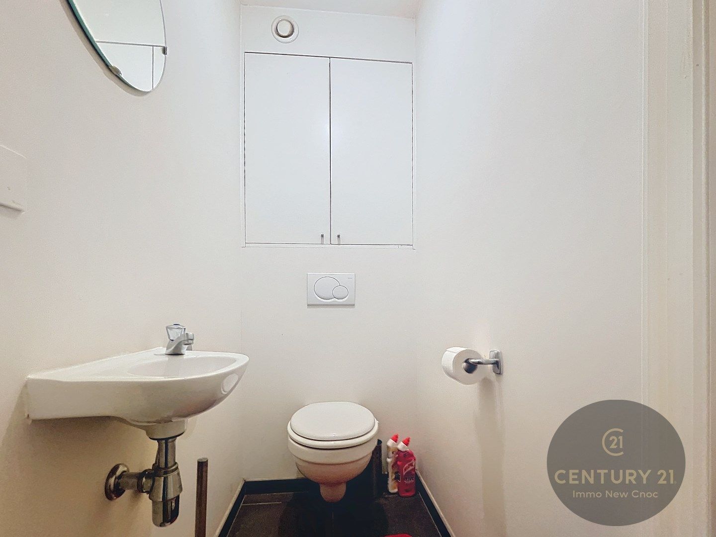 2 slaapkamer appartement met koer en garagestaanplaats foto 9