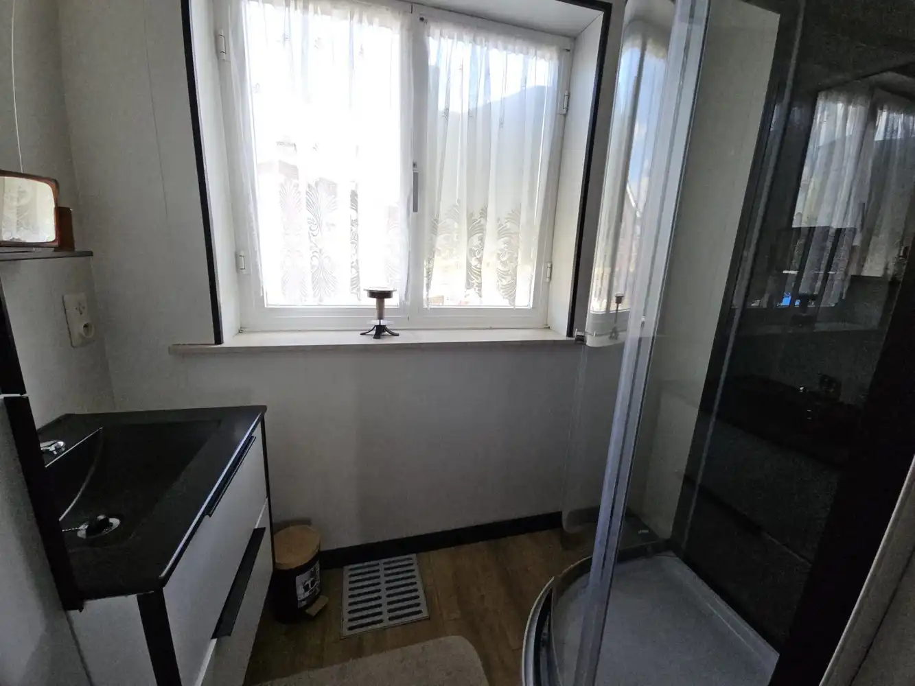 Woning met 4 slaapkamers en garage foto 17