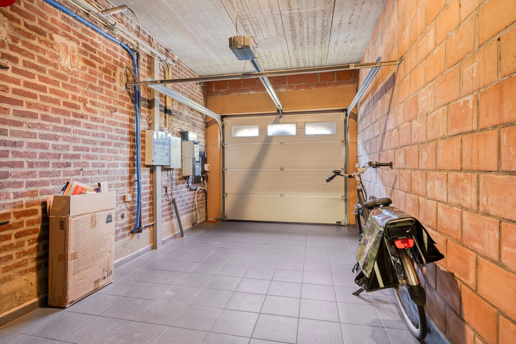 Wonen in dorpelijke charme: lichtrijke en ruime woonst foto 12