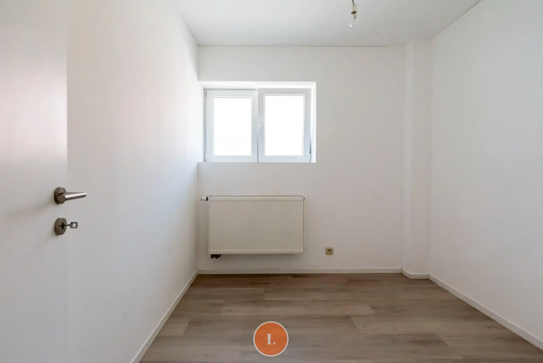 Gerenoveerde gezinswoning met mogelijkheid tot 4 slaapkamers en tuin in Menen foto 9