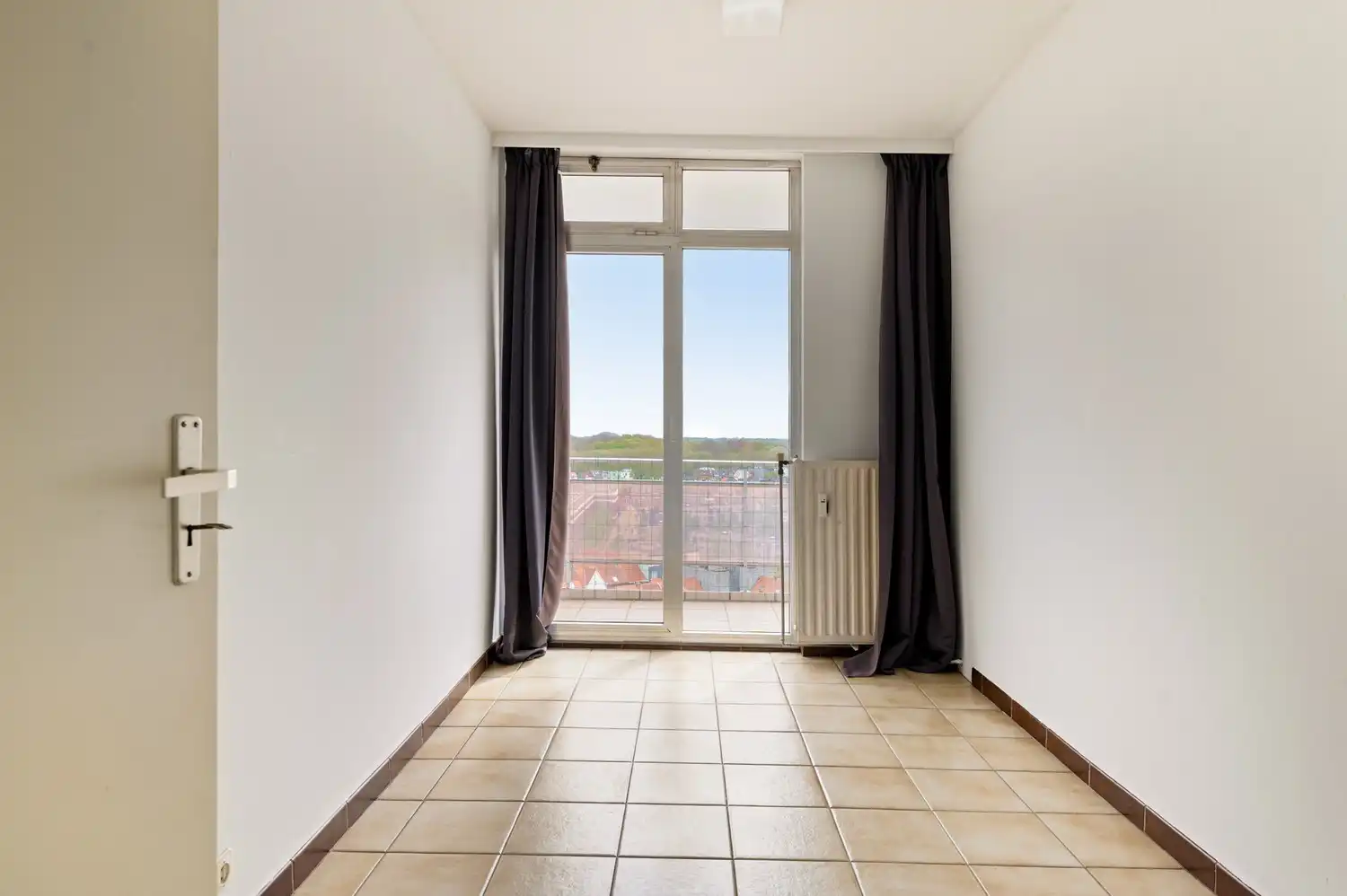 Ruim appartement  met 3 slaapkamers en garage te Berchem! foto 11