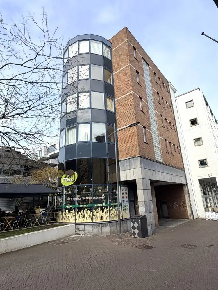 Ruim en lichtrijk appartement  (ca. 100m2) met autostaanplaats centrum Leuven foto 2