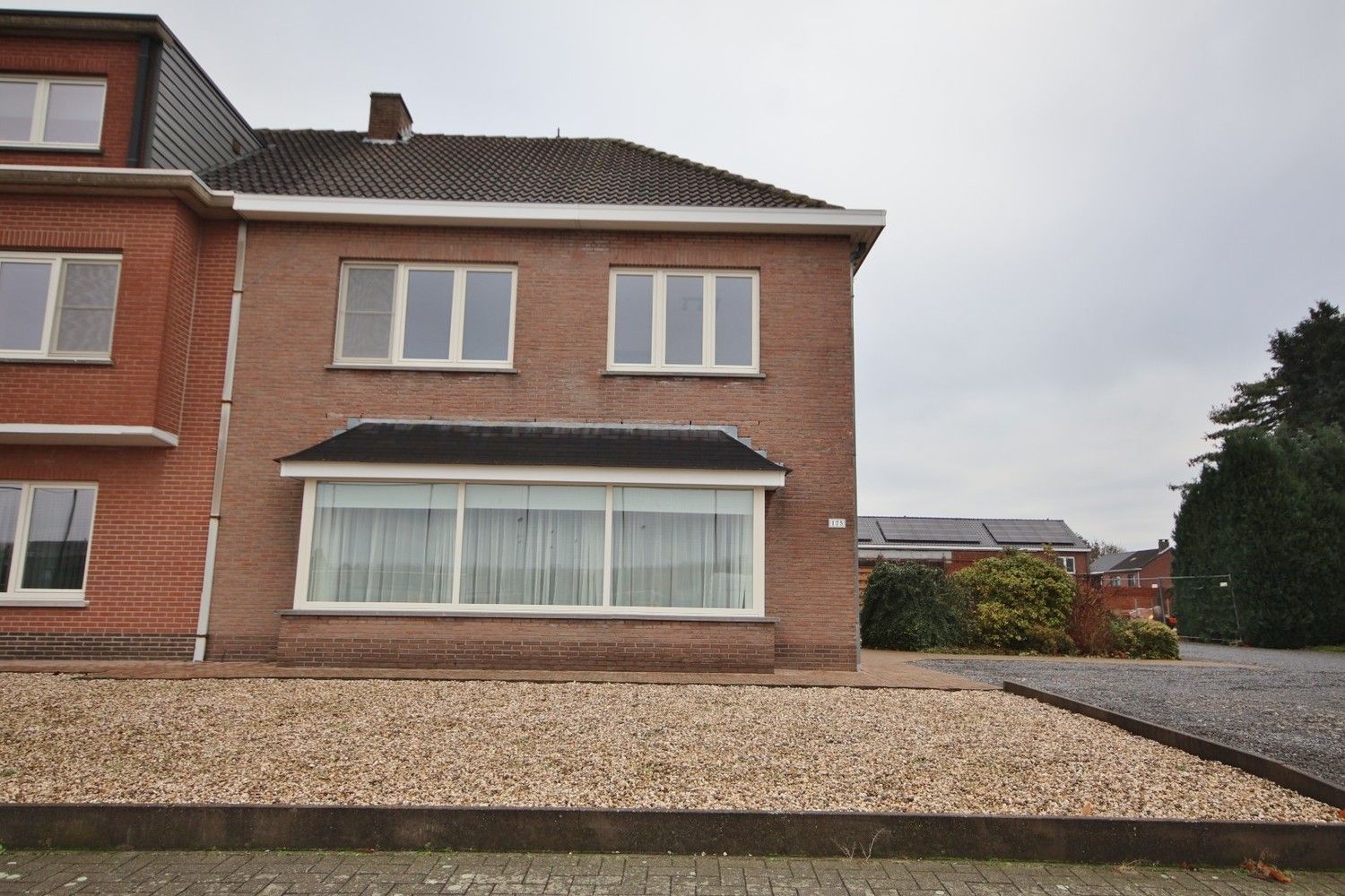 Ruime instapklare woning met 3 slaapkamers foto 32