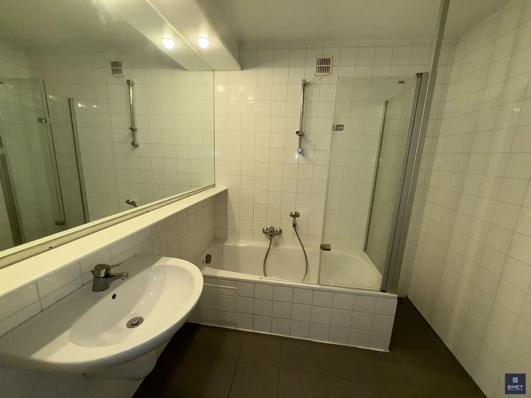 OPBRENGSTEIGENDOM MET 3 APPT EN 3 GAR foto 16