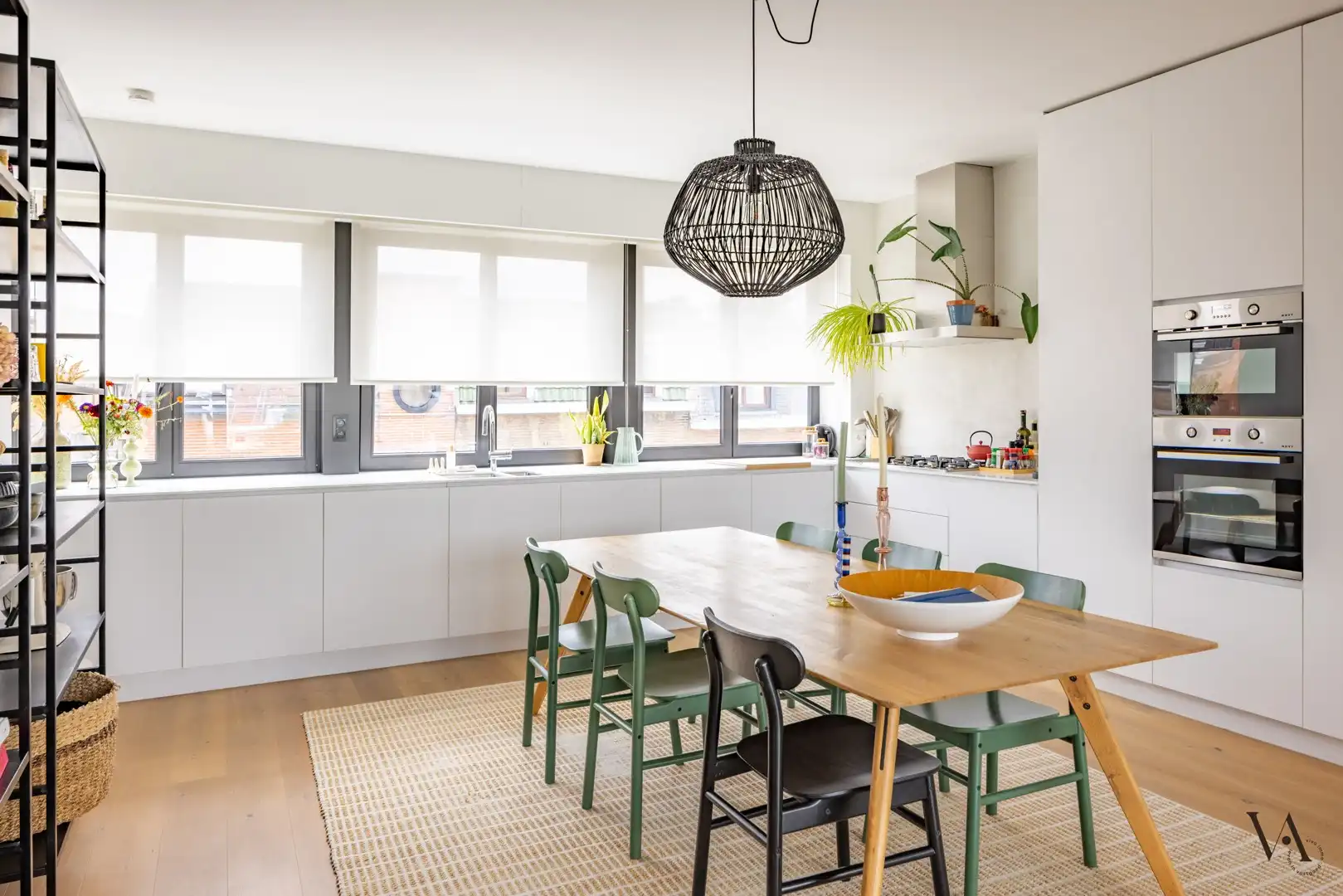 Modern en ruim duplex appartement met 2 slaapkamers en dakterras in Leuven foto {{pictureIndex}}