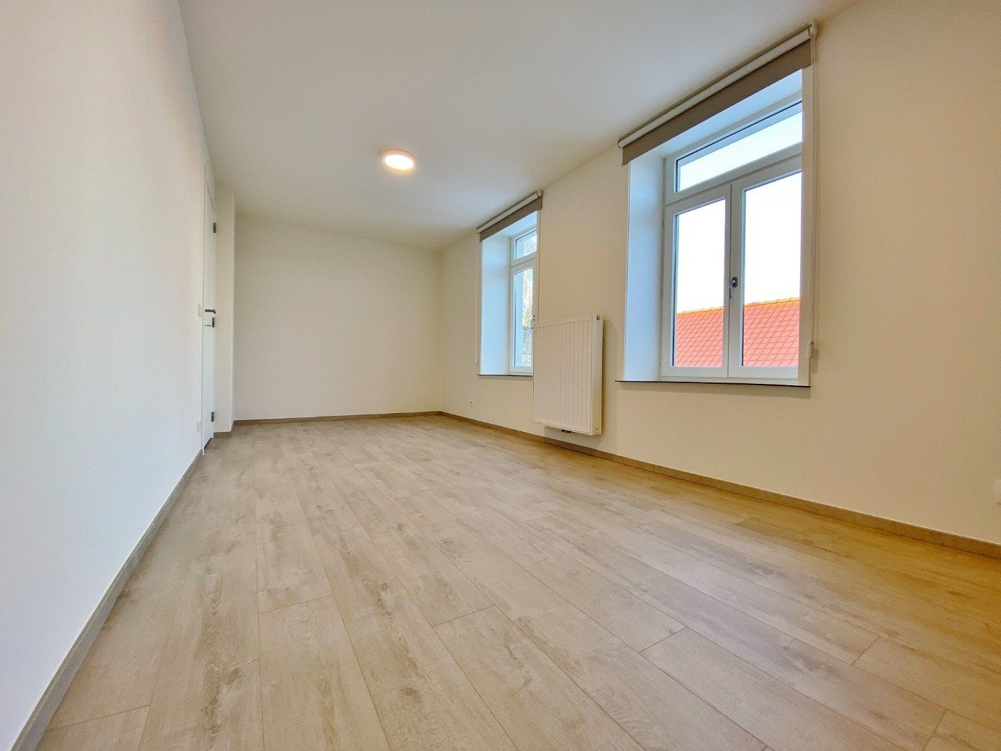 Vernieuwde woning met garage, tuin en uitweg in de dorpskern.  foto 9