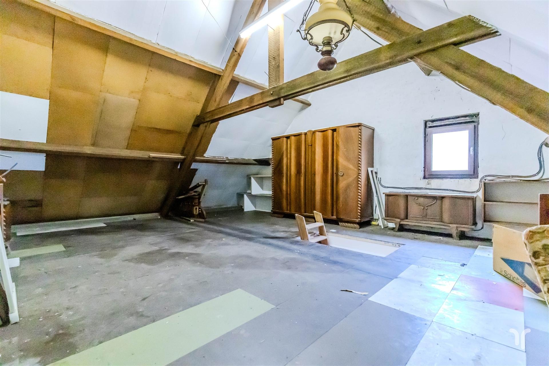 Woning en bouwgrond gelegen op een rustige ligging. foto 11