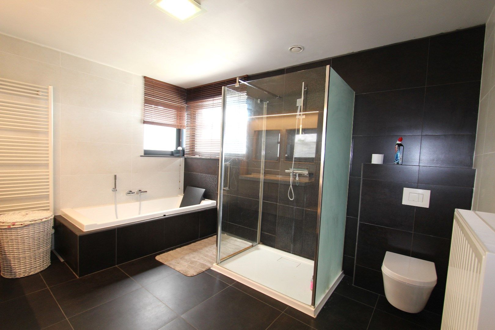RECENTE WONING MET 5 SLAAPKAMERS EN GROTE TUIN foto 18