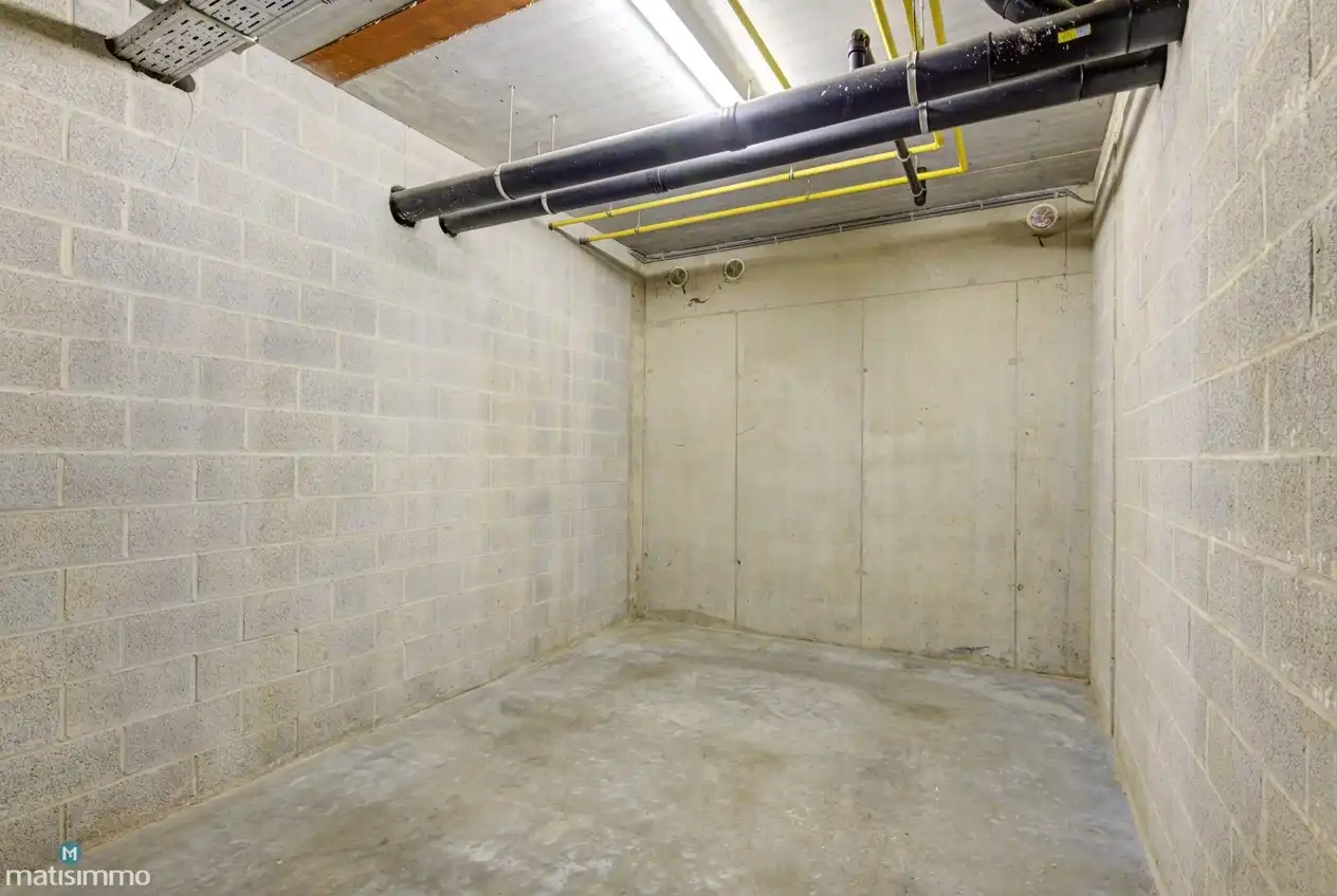 ZEER RUIM EN MODERN DUPLEXAPPARTEMENT (234M²) MET 5 SLAAPKAMERS, 2 BADKAMERS, 2 TERRASSEN, 2 KELDERS, DUBBELE GARAGE (60M²) (+ OPTIONEEL GARAGE) IN HET CENTRUM VAN LANAKEN foto 41