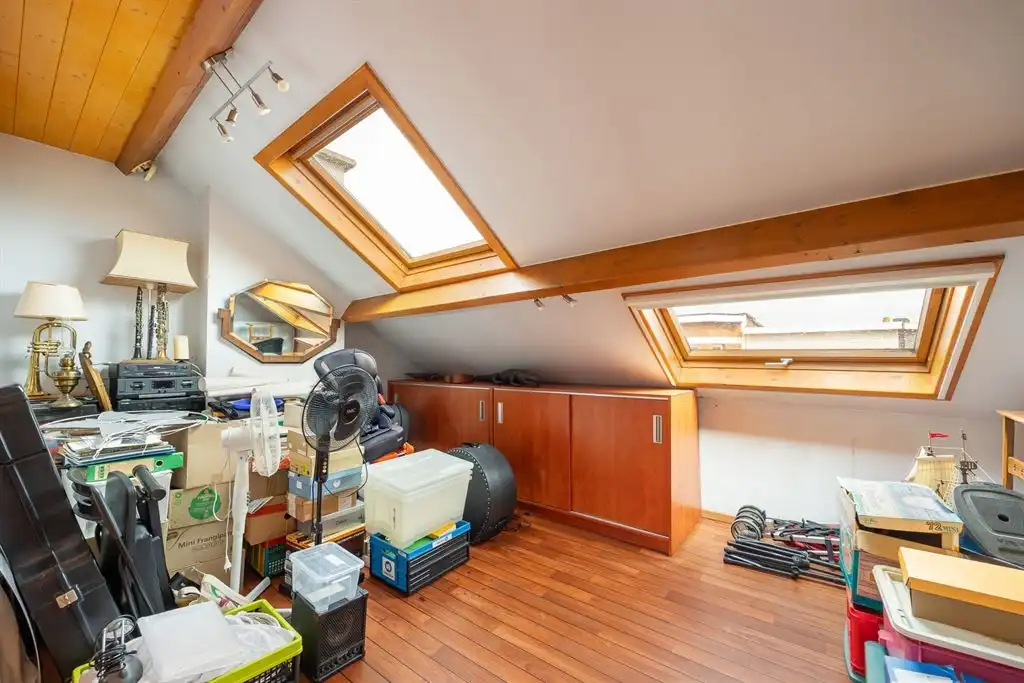 Ruime gezinswoning in rustige, residentiële buurt foto 20