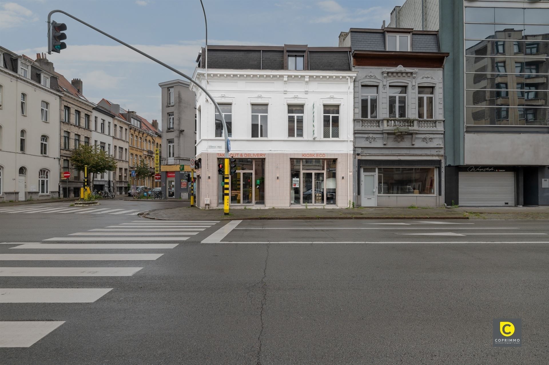 Handelspand/horecazaak te huur op zichtlocatie in Oud-Berchem foto 1