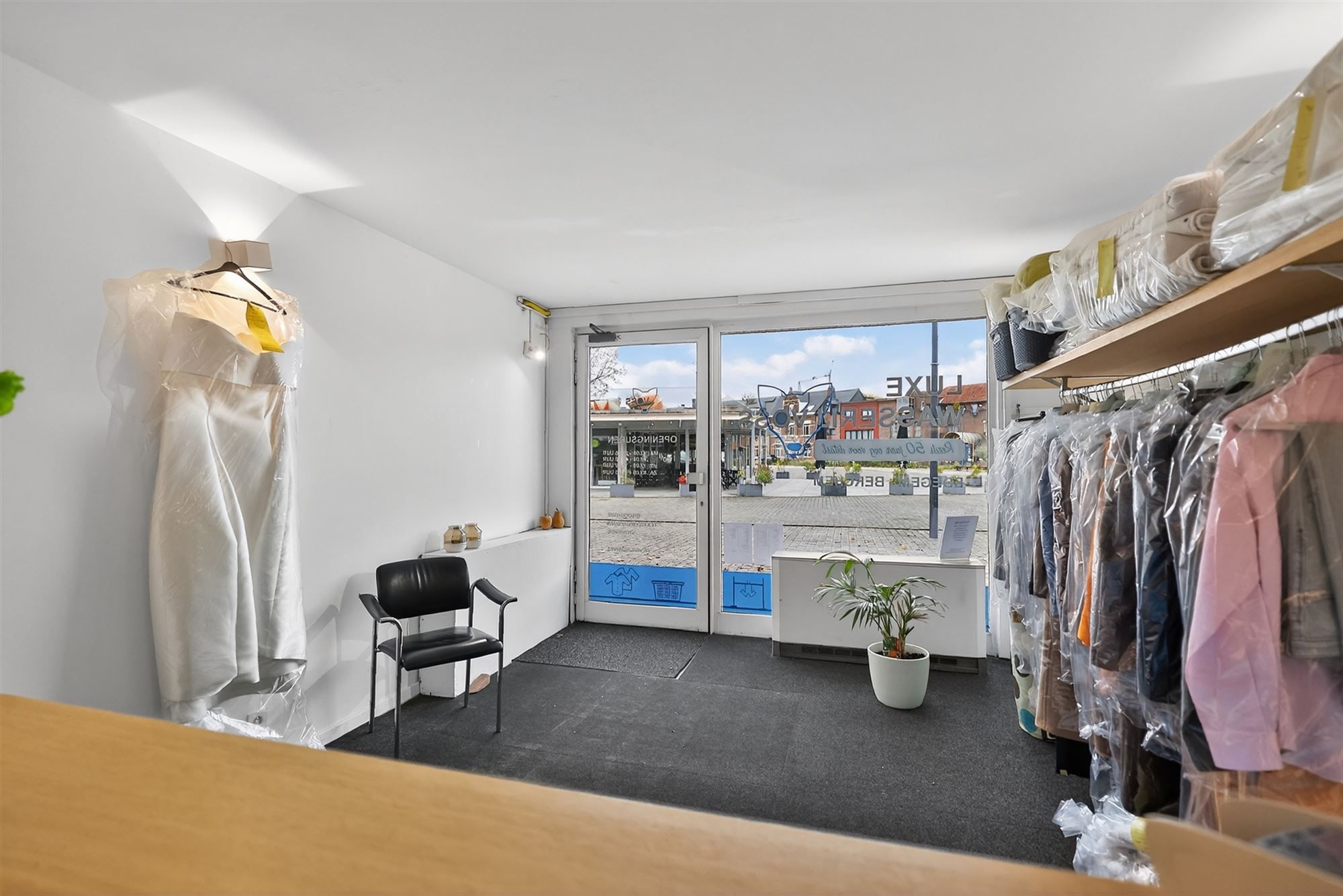 Commercieel pand te huur foto 5