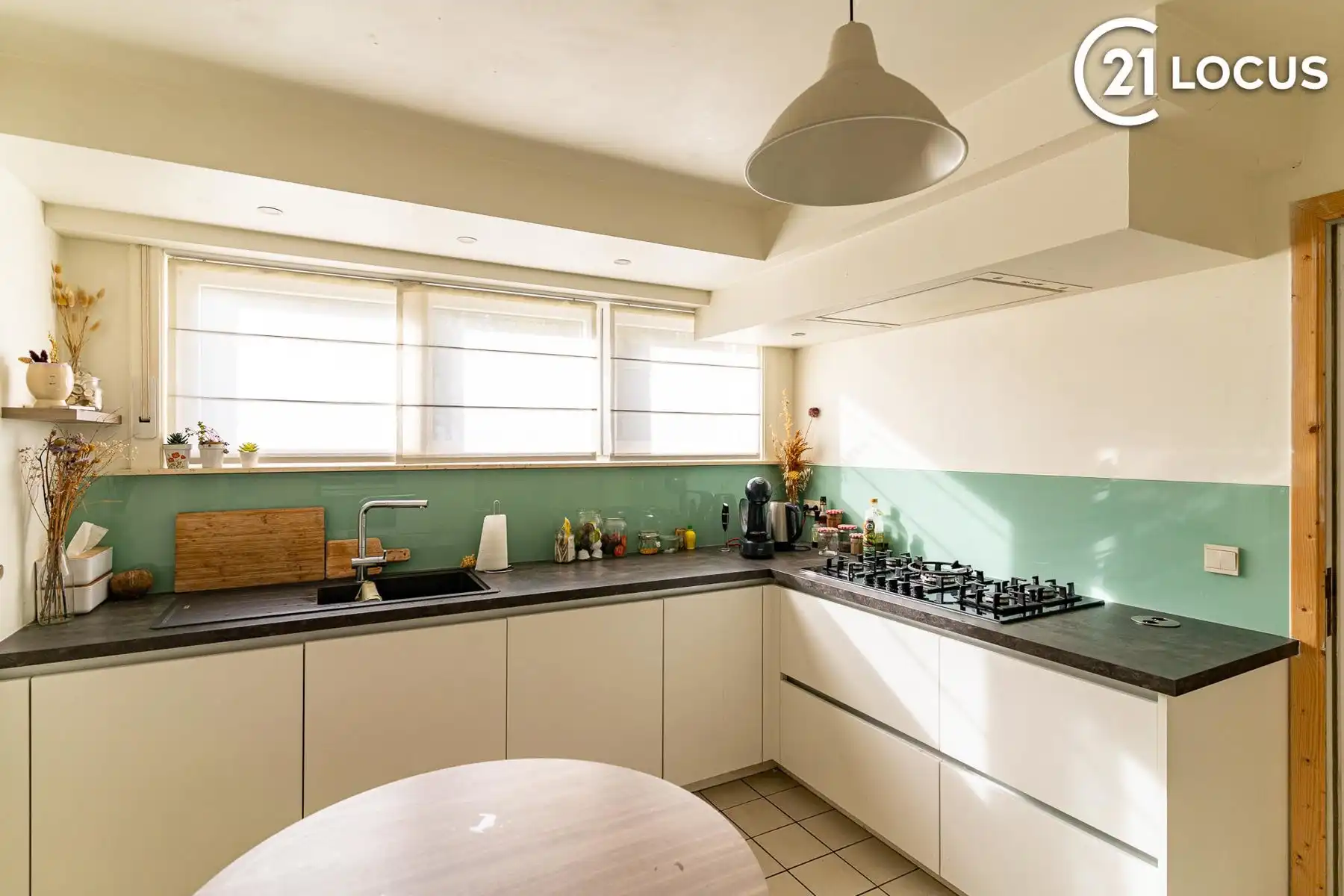 Ruime woning in rustige buurt te Zwijndrecht - 4 slaapkamers foto 3