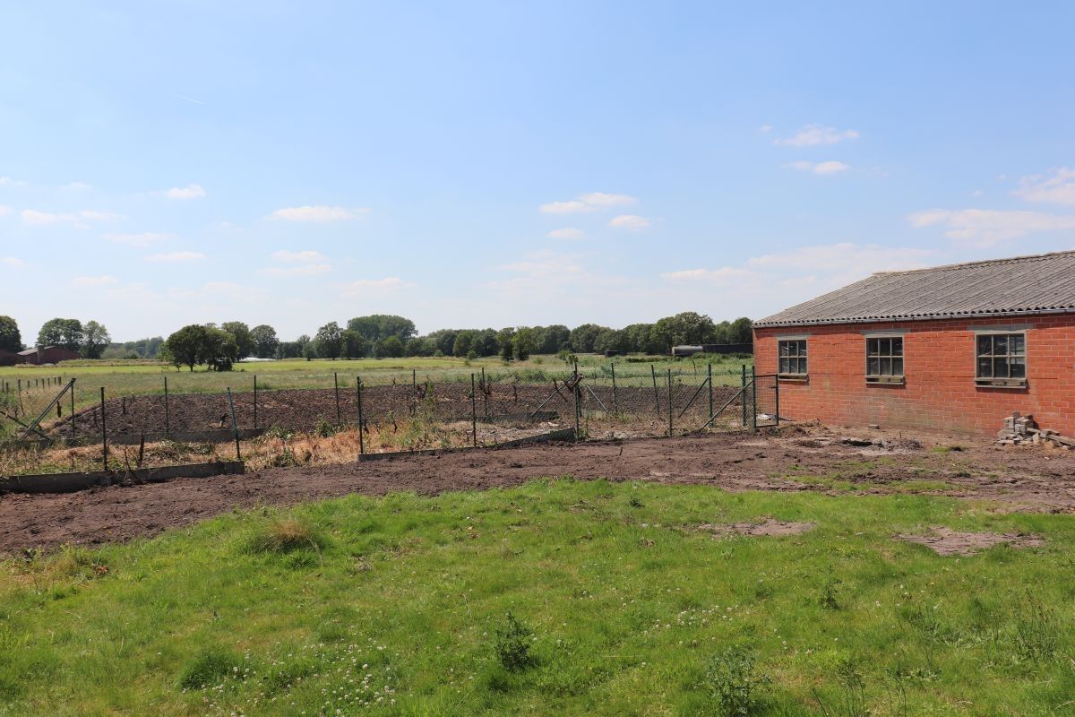 Woning met stal op mooi stuk grond te koop te Brecht foto 7