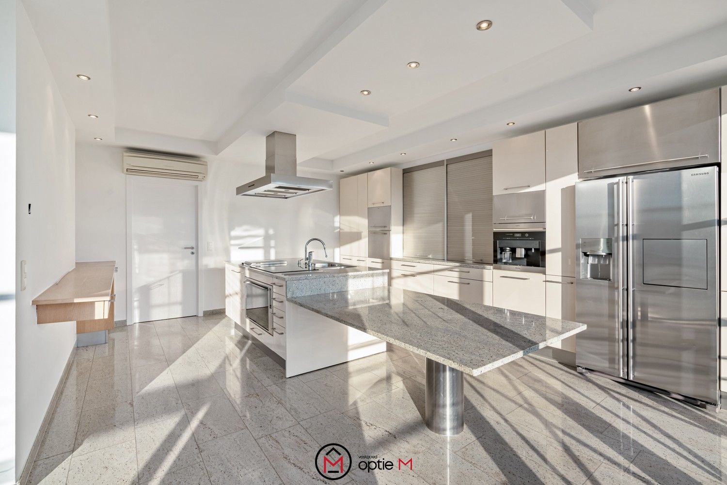 Ruim energiezuinig appartement met uitzicht op Hasselt foto 3