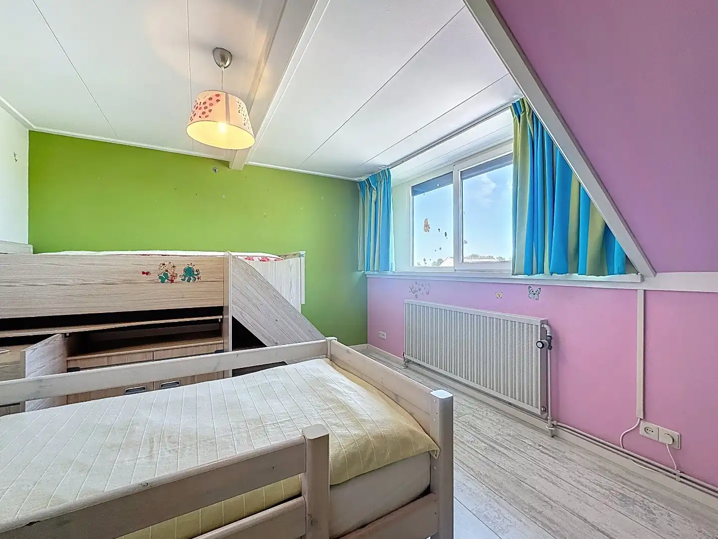 Verassend ruim vlak bij zee foto 18