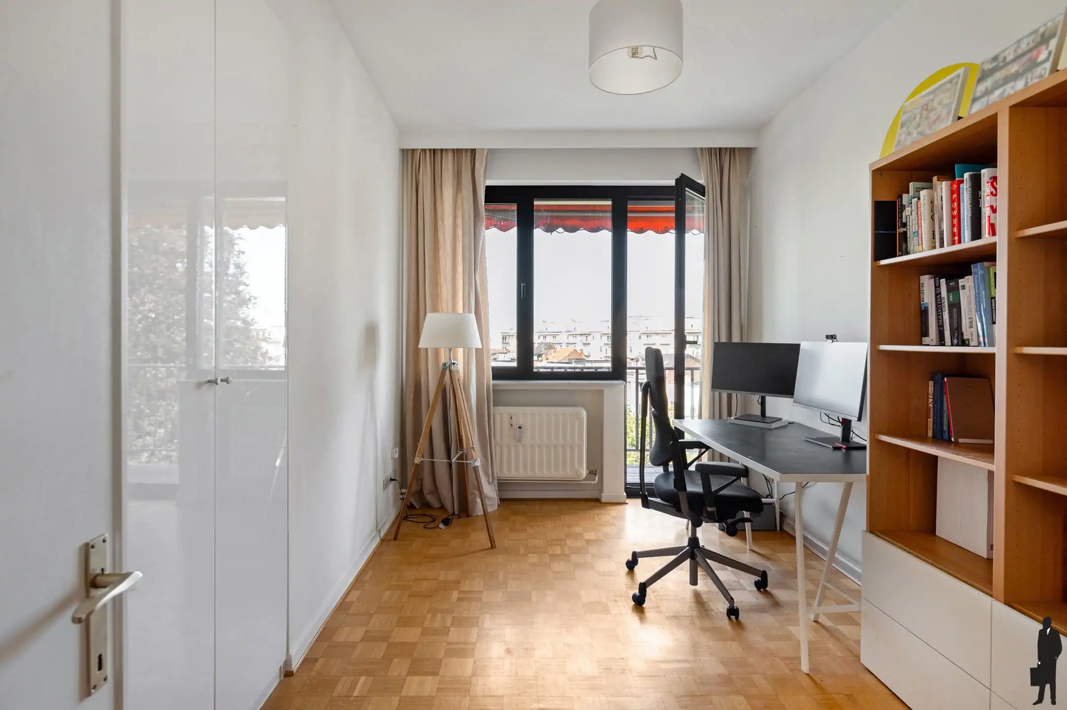 Lichtrijk 3-slaapkamer appartement met Zuidwest terras foto 14