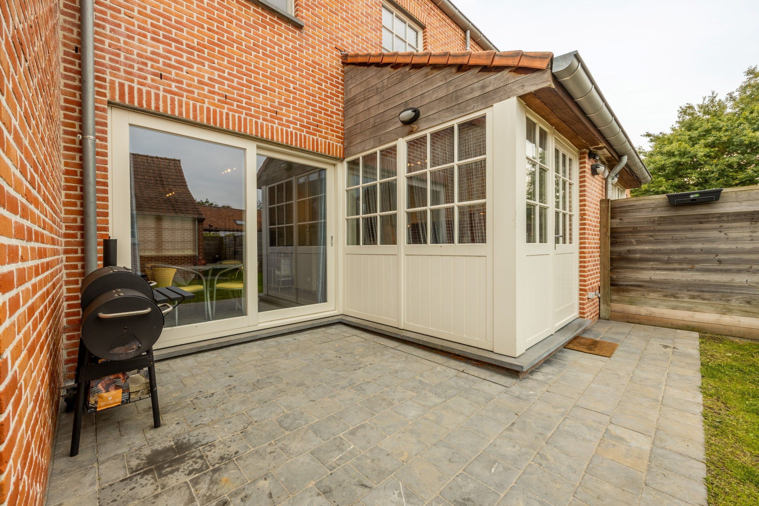 RECENTE GEZINSWONING MET GARAGE foto 9