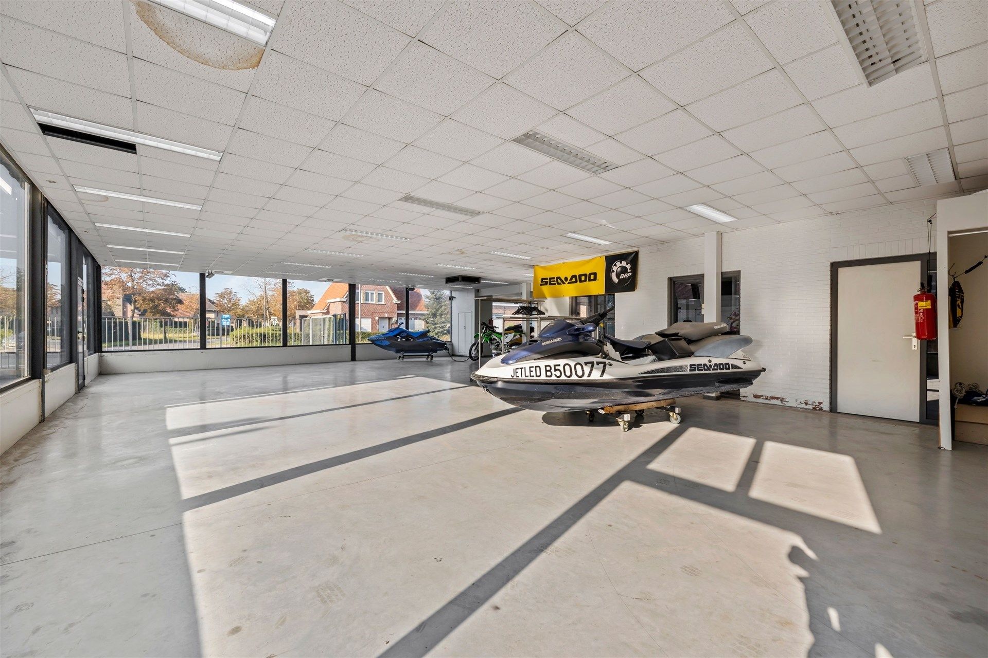 Uitstekend gelegen commercieel gebouw met showroom + werkplaats van in totaal 633m² foto 4