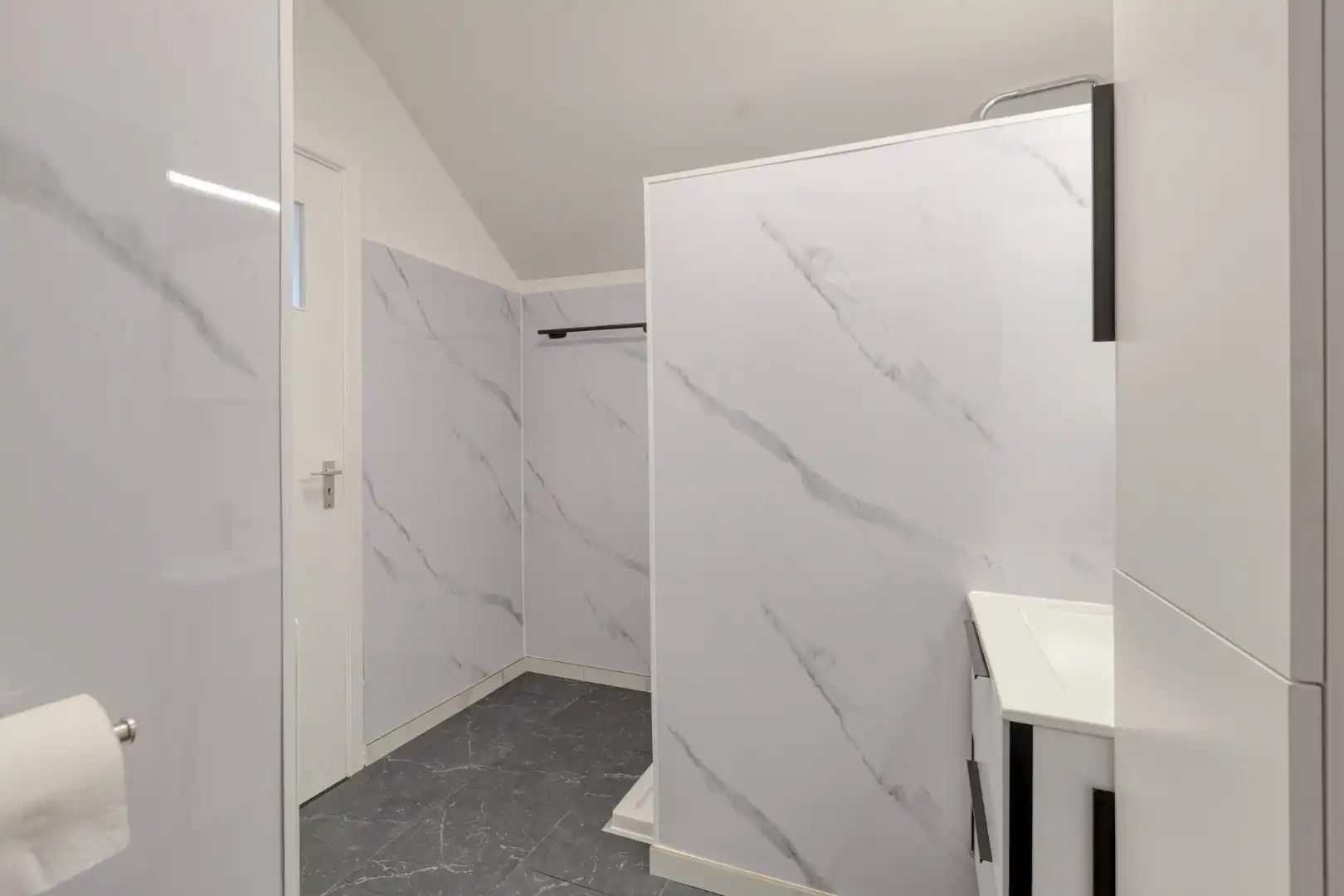 Knap vernieuwd appartement met dakterras en lift - energielabel B foto 13
