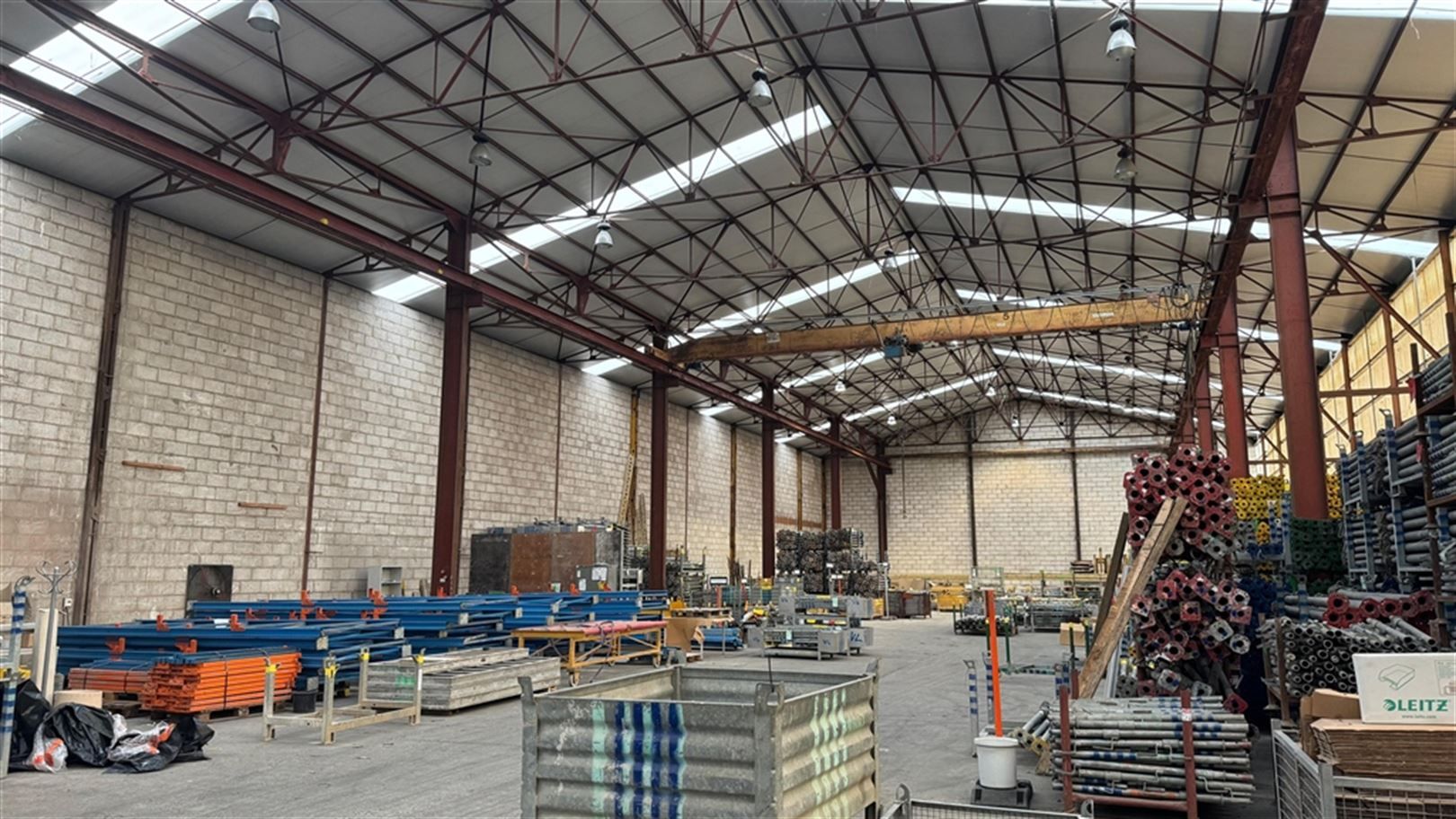 Semi-industrieele site met buitenterrein foto 2