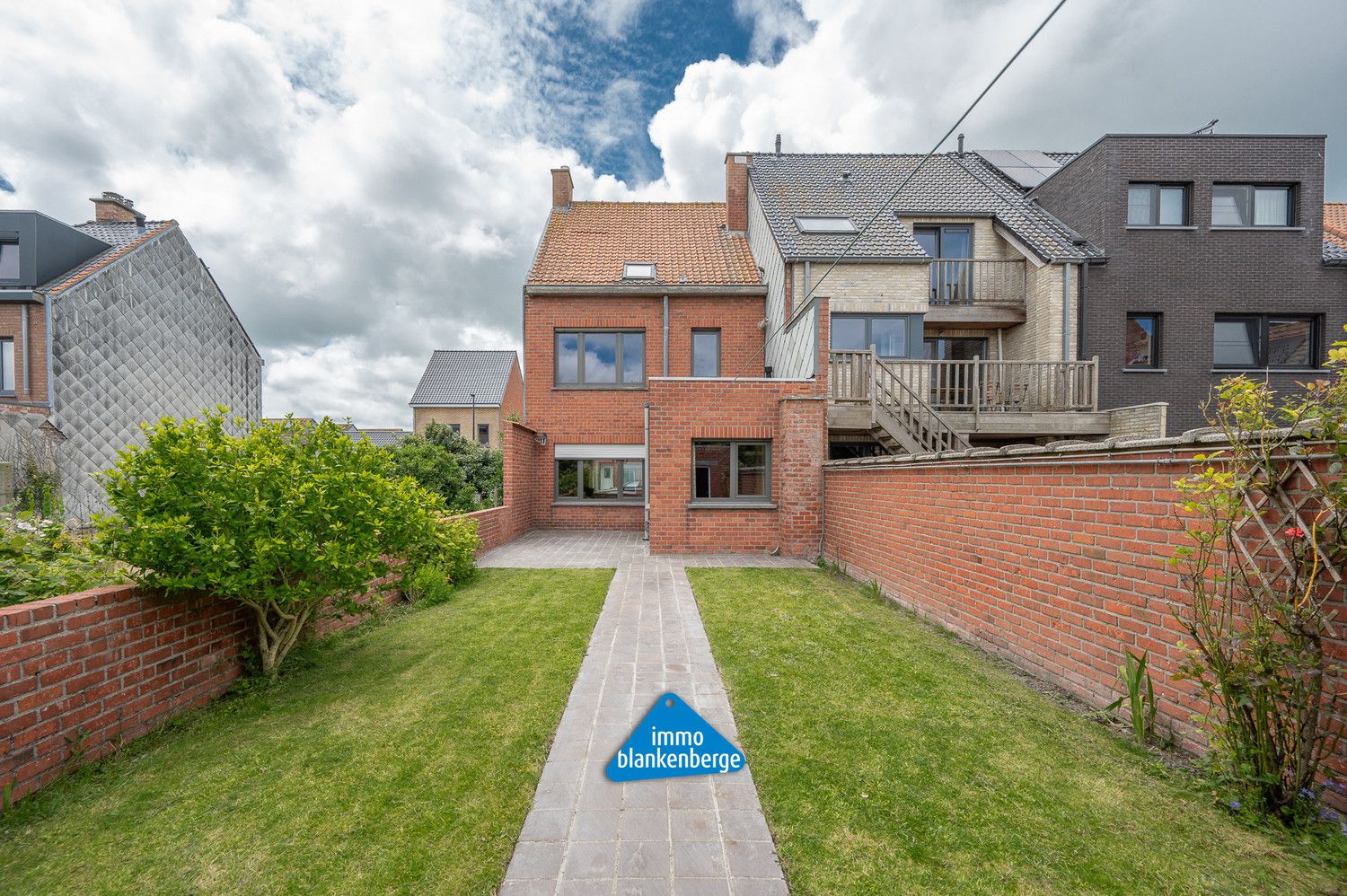 Ruime Rijwoning met 4 slaapkamers en Tuin foto 22