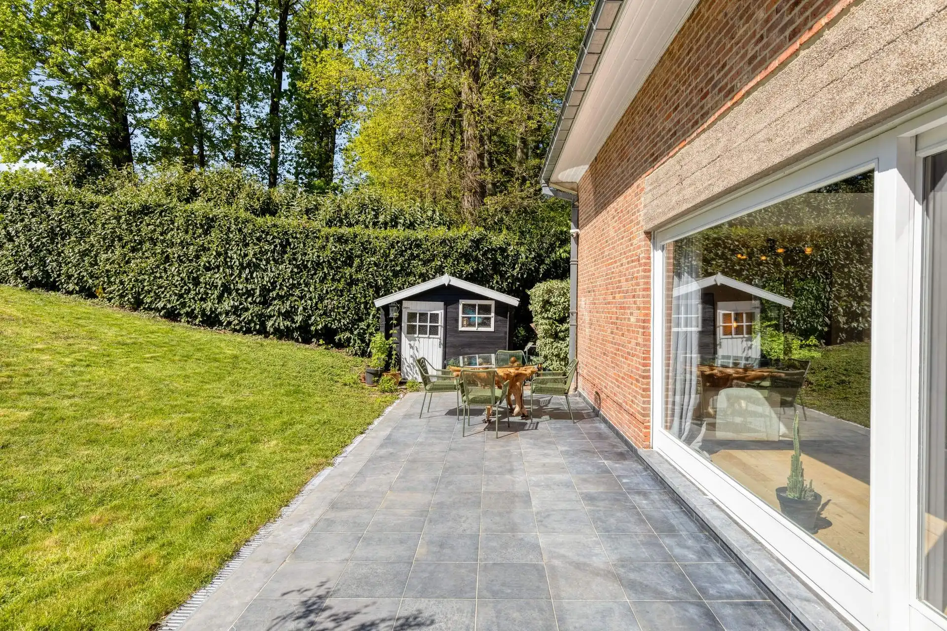 Volledig gerenoveerde hedendaagse villa ±487 m² in de Marnix wijk foto 40