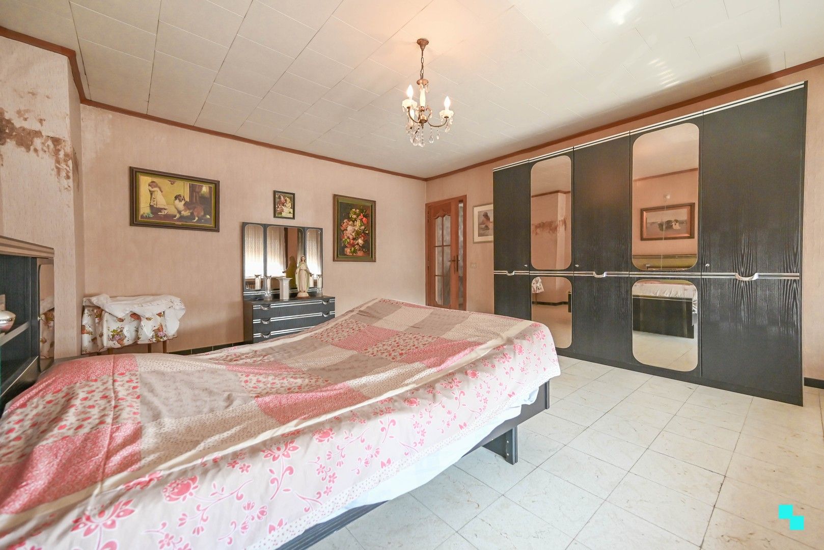 Karaktervolle woning met riante woonoppervlakte (267 m²) en tuin in Emelgem foto 23