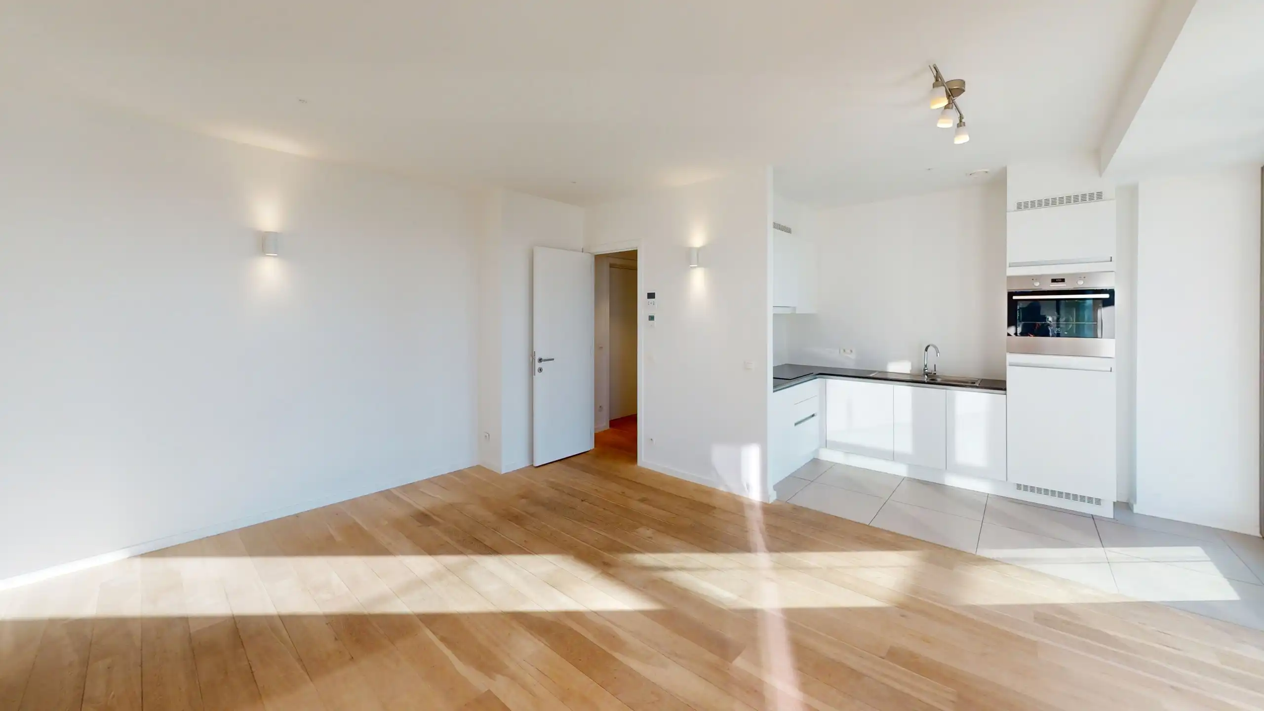 ANTWERPEN-ZUID. Appartement met zicht op de Schelde. foto 2